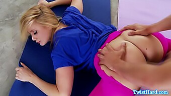 La Bionda Bomba Aj Applegate Pratica Yoga Prima Di Impegnarsi In Pompini Profondi E Sesso Da Dietro