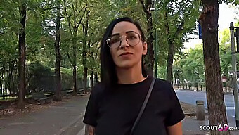 Német Amatőr Tini Natascha Első Anális Élményét Kapja Egy Forró Videóban